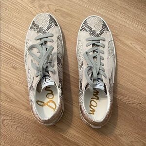 Sam Edelman Women's Size 9 Snake Print Sneakers - Gray